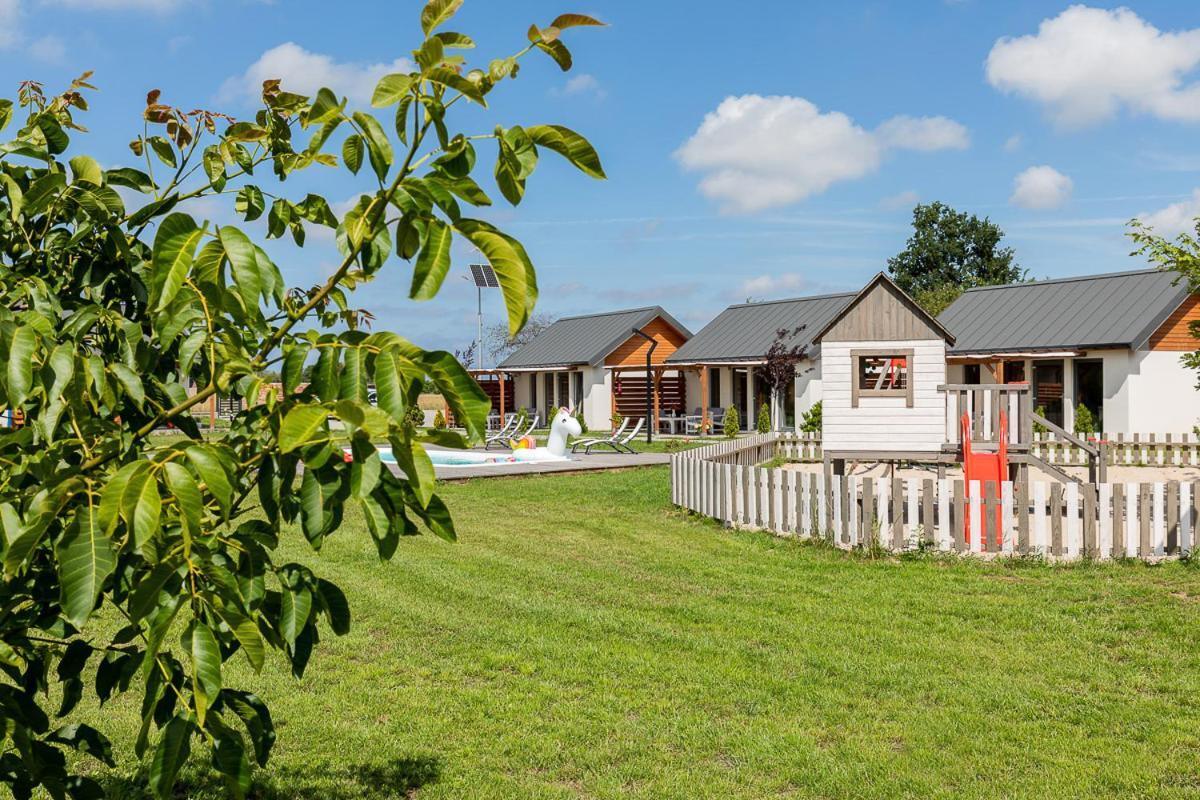 Hotel Sloneczny Zakatek Strzezewo Exterior foto